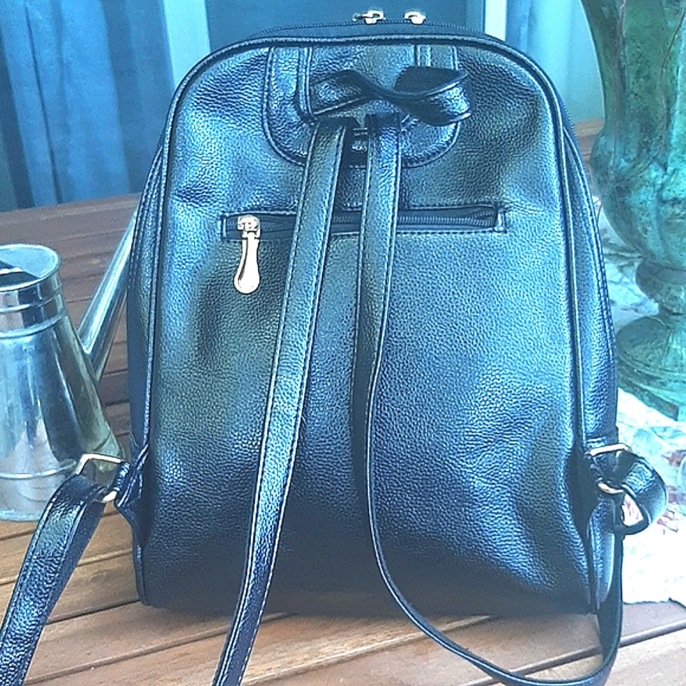 NEVENKA Vegan Backbag